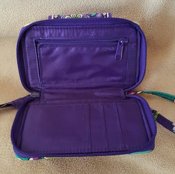 Small Vera Bradley wristlet - Picture 2 of 4